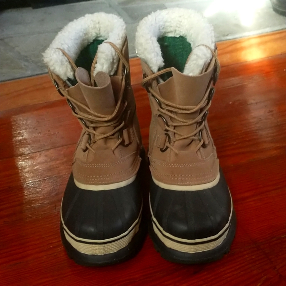 Crater Ridge insulated boots size 7